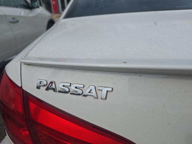 Used 2014 Volkswagen Passat TDI SEL Premium FWD image 6