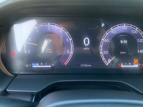 Used 2025 Jeep Grand Cherokee Laredo X image 7