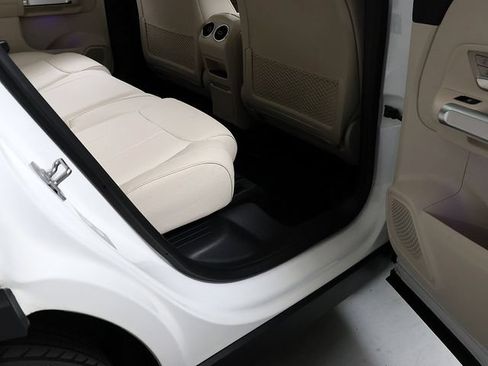 Certified 2023 Mercedes-Benz GLB 250 4MATIC image 31