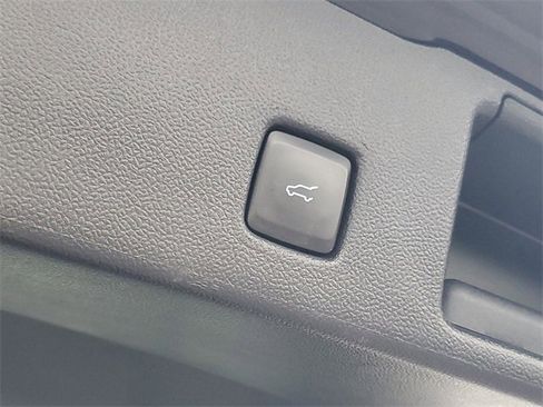 Used 2022 Ford Escape SEL image 11