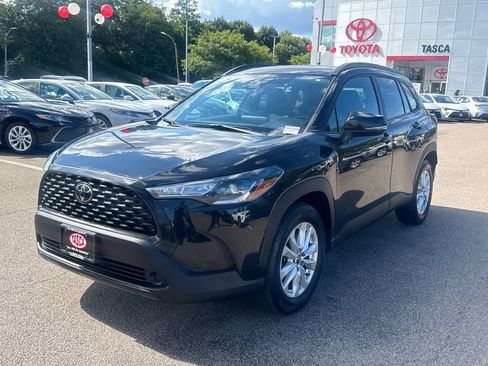 Used 2024 Toyota Corolla Cross LE w/ Moonroof Package AWD/4WD image 3