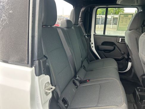 Certified 2024 Jeep Gladiator Sport image 28