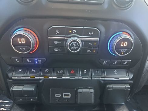 Used 2019 Chevrolet Silverado 1500 LTZ w/ LTZ Premium Package AWD/4WD image 28