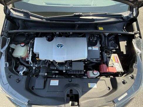 Used 2016 Toyota Prius Two FWD image 19
