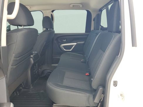 Used 2019 Nissan Titan SV w/ SV Convenience Package AWD/4WD image 10