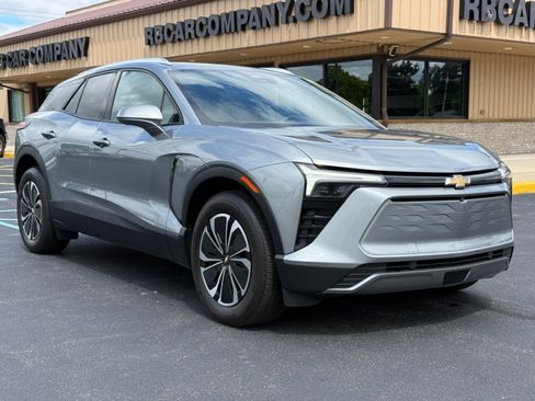 Used 2024 Chevrolet Blazer EV LT AWD/4WD image 2
