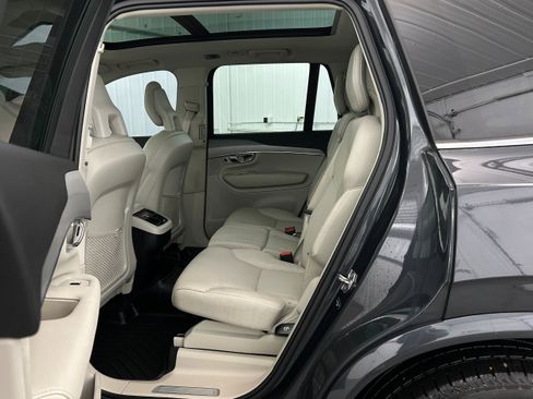 Used 2021 Volvo XC90 T5 Momentum w/ Advanced Package image 27