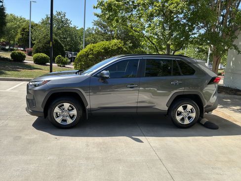 Used 2025 Toyota RAV4 XLE w/ Convenience Package image 7