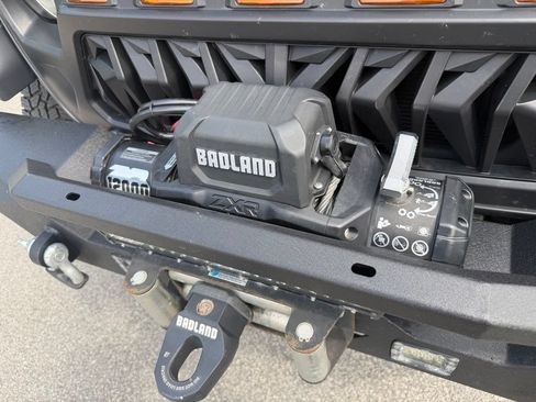 Certified 2025 Jeep Gladiator Sport AWD/4WD image 12