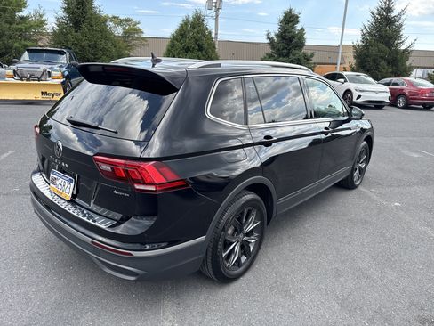 Used 2024 Volkswagen Tiguan SE w/ Panoramic Sunroof Package AWD/4WD image 33