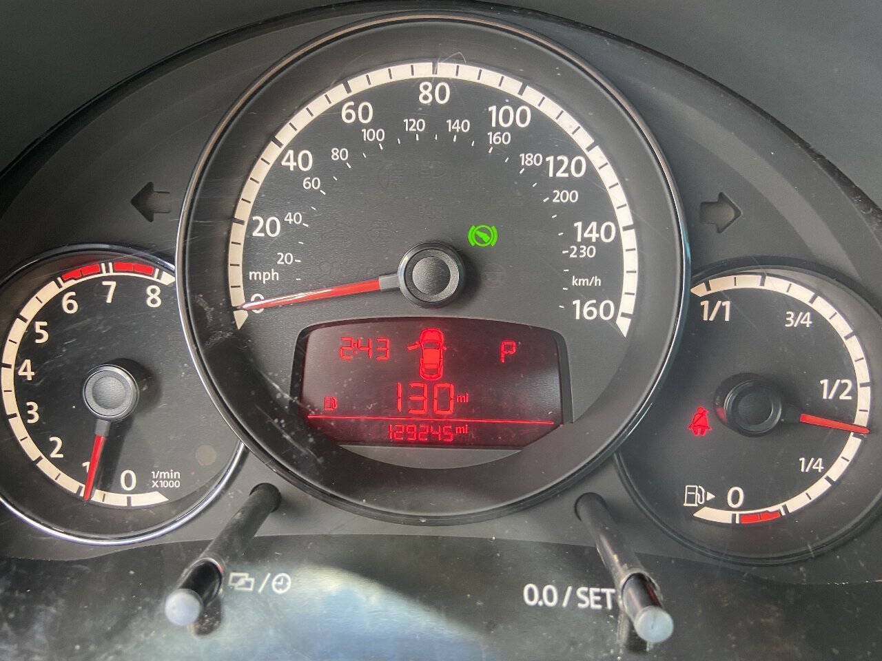 Used 2013 Volkswagen Beetle 2.5 FWD image 9