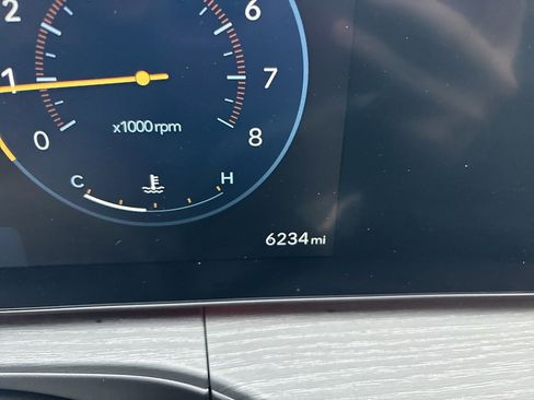 Used 2024 Hyundai Santa Fe Limited image 3