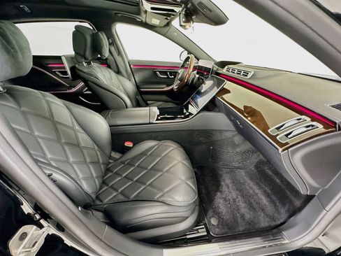 Certified 2024 Mercedes-Benz Maybach S 680 4MATIC image 32
