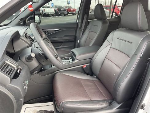 Used 2025 Honda Ridgeline Black Edition image 11