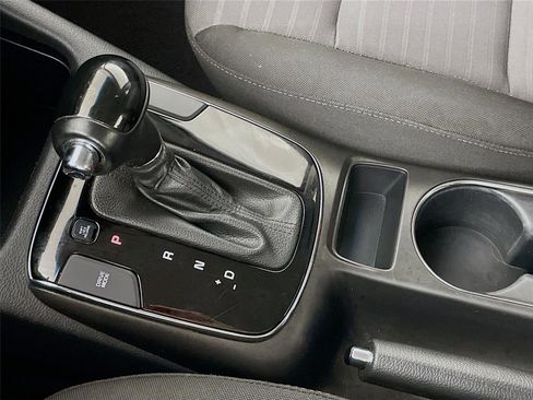 Used 2017 Kia Forte S image 19