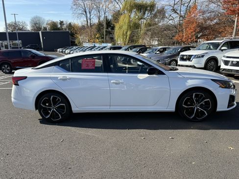 Certified 2024 Nissan Altima 2.5 SR image 25