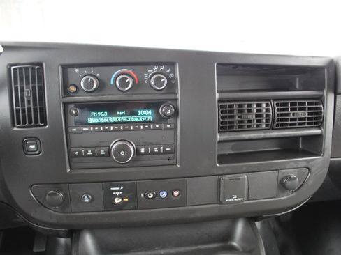 Used 2019 Chevrolet Express 2500 w/ Driver Convenience Package image 15