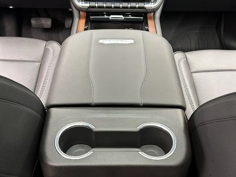 Used 2025 GMC Yukon XL Denali w/ Sun & Power Step Package AWD/4WD image 35