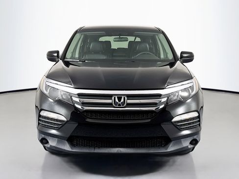 Certified 2017 Honda Pilot LX image 2