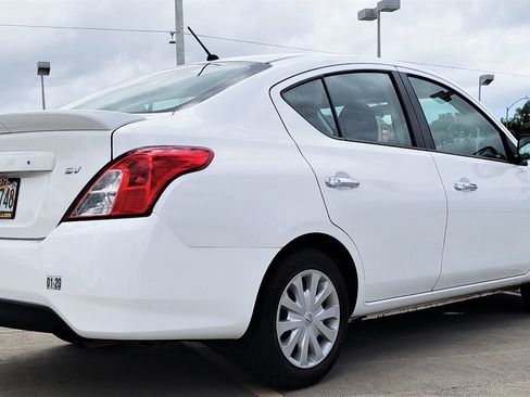 Used 2018 Nissan Versa SV FWD image 5