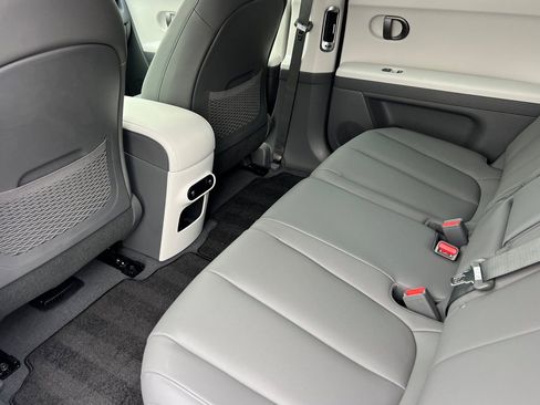 New 2025 Hyundai Ioniq 5 SEL RWD image 15