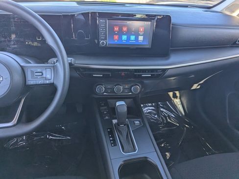 Certified 2025 Nissan Kicks S image 18