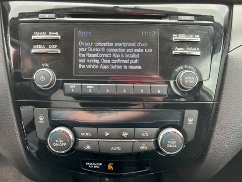 Used 2016 Nissan Rogue SV w/ SV Moonroof Package image 25