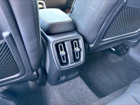 Used 2023 Volvo C40 P8 Recharge Plus AWD/4WD image 38