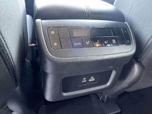 Used 2025 Nissan Pathfinder SV FWD image 11