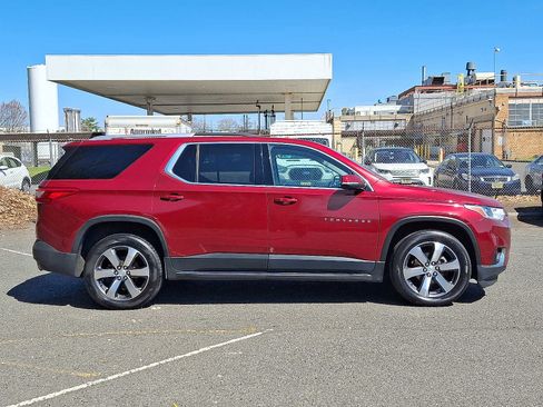 Used 2018 Chevrolet Traverse LT AWD/4WD image 8