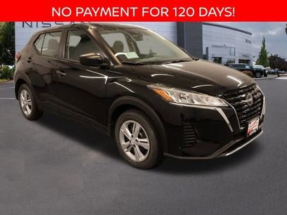 New 2025 Nissan Kicks Play S