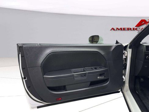 Used 2012 Dodge Challenger SXT Plus image 19