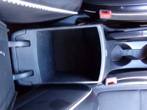 Used 2023 Hyundai Venue Limited FWD image 24