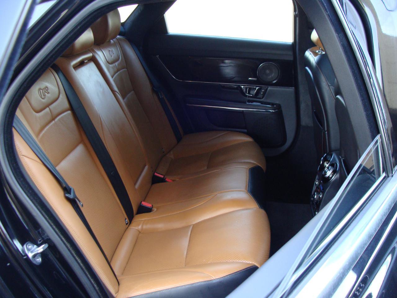 Used 2014 Jaguar XJ R RWD image 11
