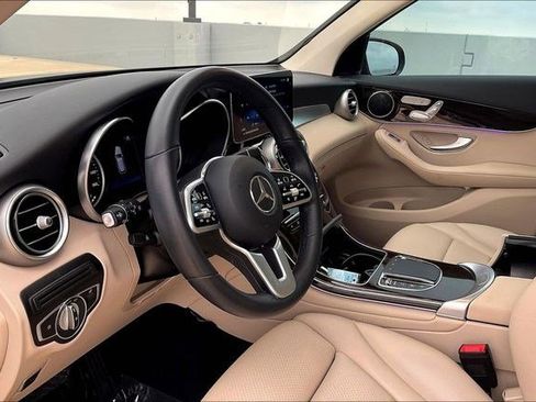 Used 2022 Mercedes-Benz GLC 300 4MATIC image 16