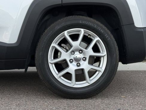 Used 2019 Jeep Renegade Latitude w/ UConnect 8.4 Nav Group image 23