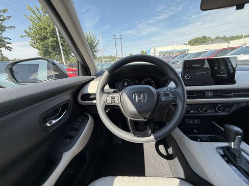 New 2026 Honda HR-V LX image 28