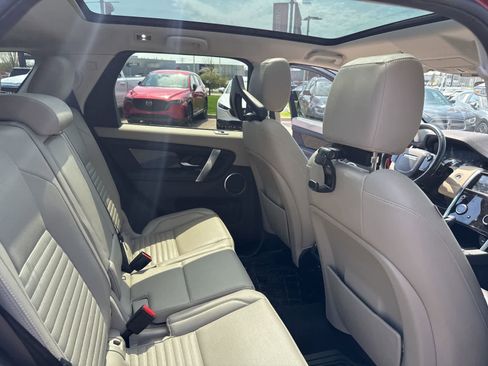 Used 2020 Land Rover Discovery Sport SE image 25