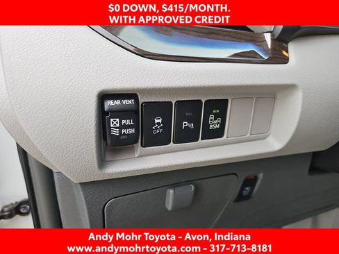Used 2017 Toyota Sienna XLE Premium FWD image 14