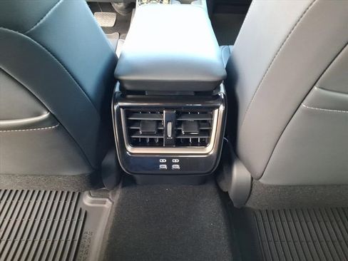 New 2026 Toyota Crown Platinum image 5