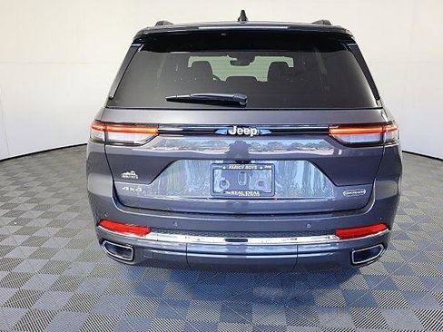 New 2025 Jeep Grand Cherokee Overland AWD/4WD image 4