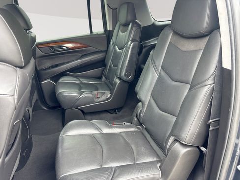 Used 2019 Cadillac Escalade ESV Luxury AWD/4WD image 26