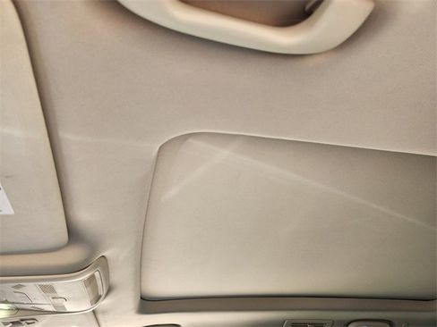 Used 2023 Cadillac XT6 Premium Luxury w/ Technology Package image 27