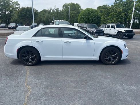 Used 2023 Chrysler 300 Touring w/ Sport Appearance Package RWD image 8