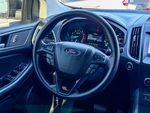 Used 2020 Ford Edge SE image 14