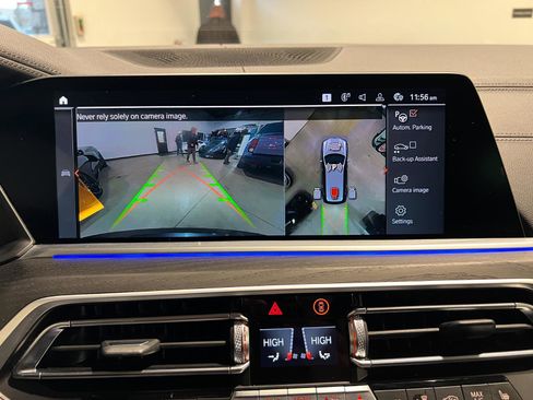 Used 2022 BMW X7 xDrive40i w/ Premium Package image 19