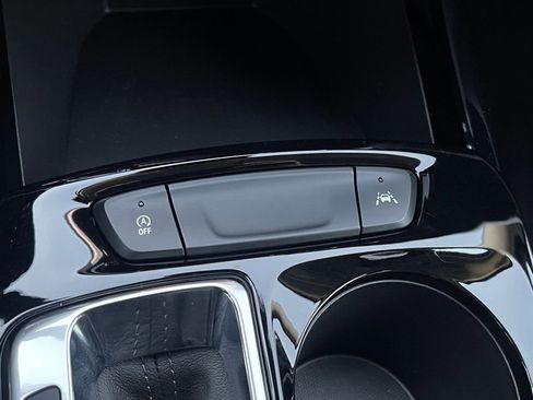 Used 2025 Chevrolet Trax LT w/ LT Convenience Package image 27