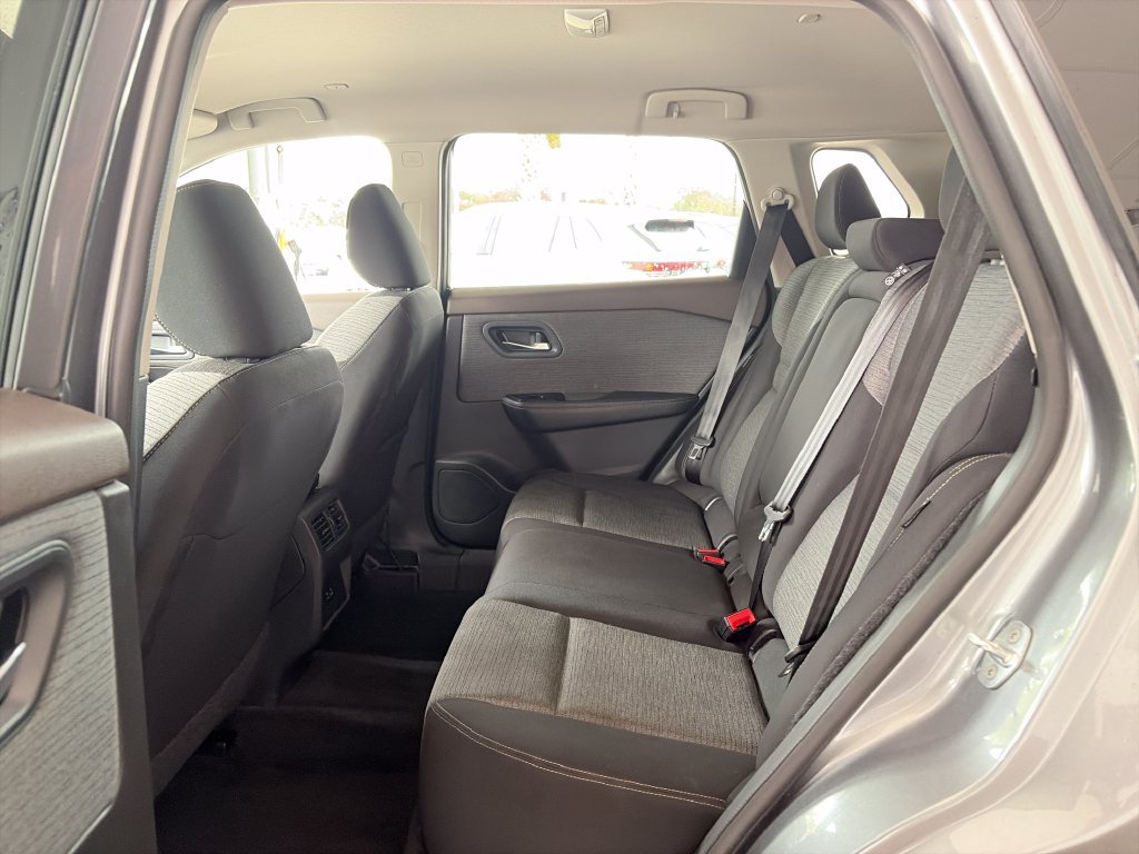 Used 2023 Nissan Rogue SV FWD image 27