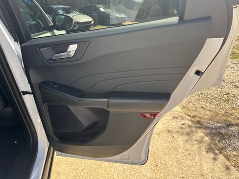 Used 2023 Ford Escape SE image 16