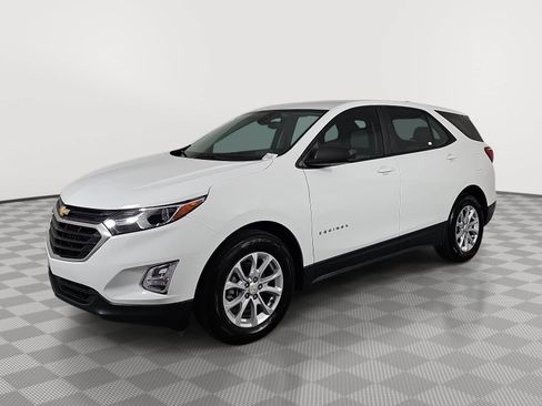 Used 2021 Chevrolet Equinox LS FWD image 4
